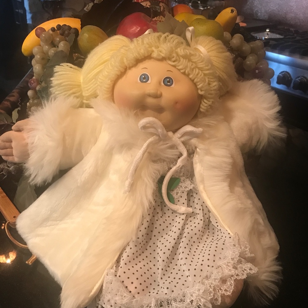 Cabbage Patch doll: female blonde